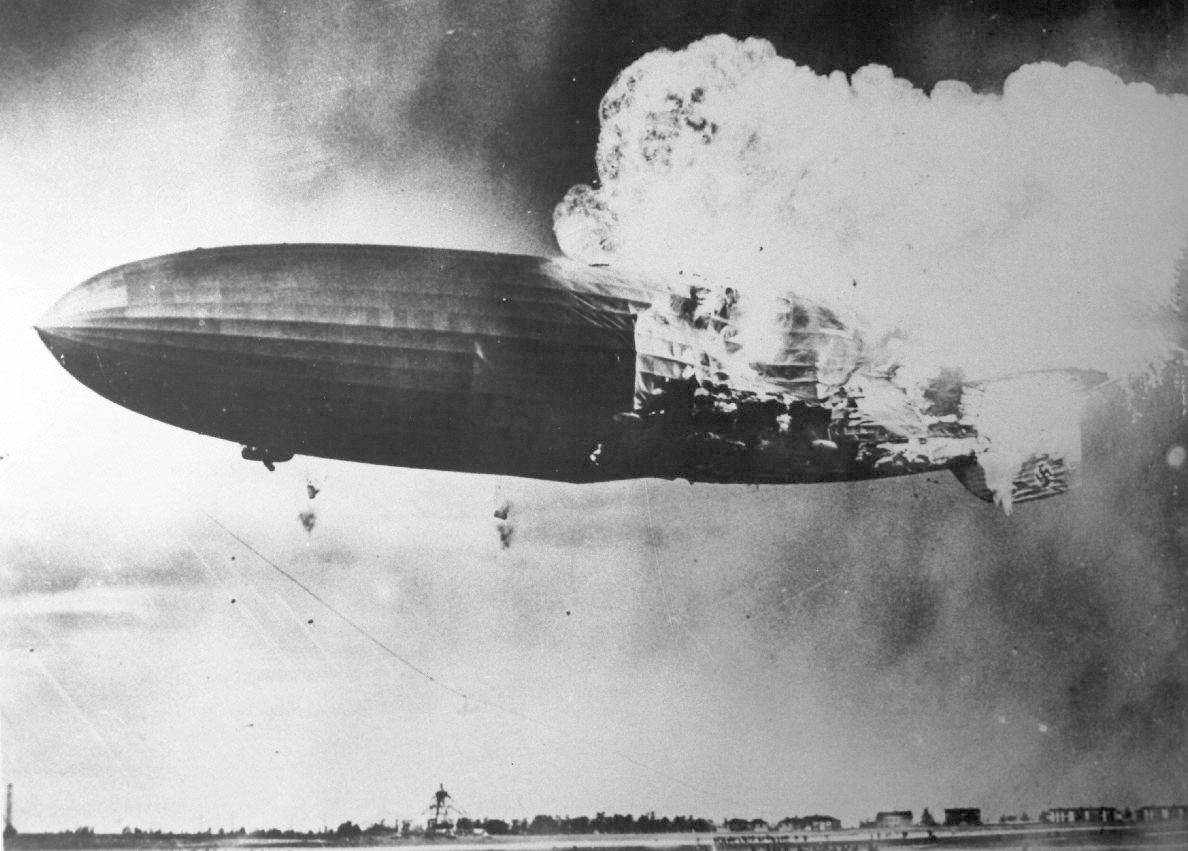 Hindenburg-zeppelin-crashing-1937.jpg